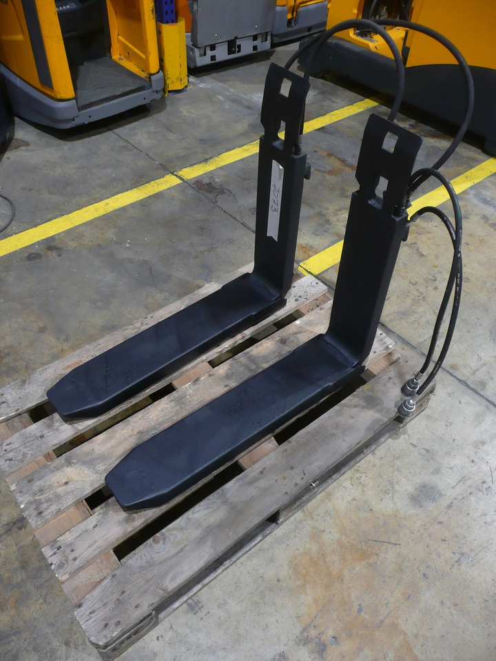HORQUILLAS EXTENSIBLES - Forks for Material handling equipment: picture 1 HORQUILLAS EXTENSIBLES - Forks for Material handling equipment: picture 1