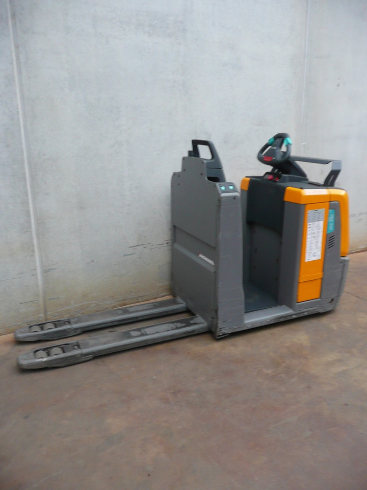 Jungheinrich ECE 220 1250x540mm - Order picker: picture 2 Jungheinrich ECE 220 1250x540mm - Order picker: picture 2
