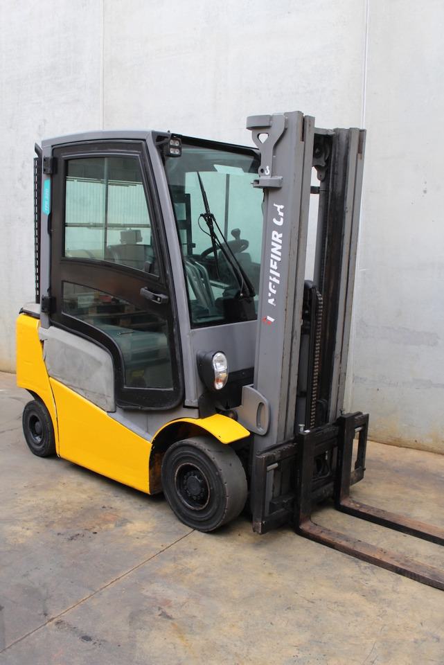 Jungheinrich TFG 320 464 DZ - LPG forklift: picture 1 Jungheinrich TFG 320 464 DZ - LPG forklift: picture 1