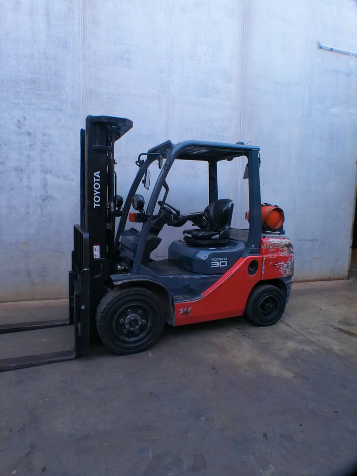Toyota 02-8FGF30 MATRICULADA - LPG forklift: picture 3 Toyota 02-8FGF30 MATRICULADA - LPG forklift: picture 3