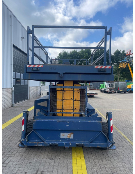 Holland lift B 165 DL 24 SOLD - Scissor lift: picture 4 Holland lift B 165 DL 24 SOLD - Scissor lift: picture 4