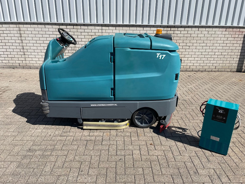 TENNANT T 17 SOLD - Road sweeper: picture 2 TENNANT T 17 SOLD - Road sweeper: picture 2