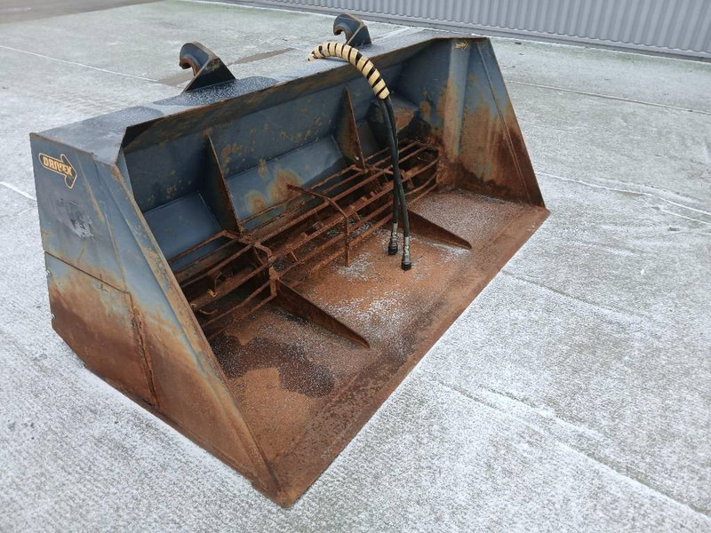 Drivex SS 1800-BM, Sandspridarskopa, V: 1800L, B:2450mm - Bucket for Construction machinery: picture 2 Drivex SS 1800-BM, Sandspridarskopa, V: 1800L, B:2450mm - Bucket for Construction machinery: picture 2