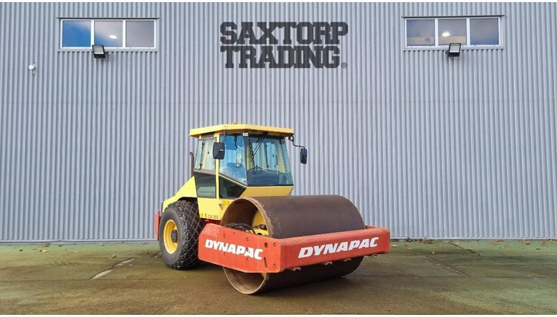 Roller Dynapac CA302D, Vält: picture 8