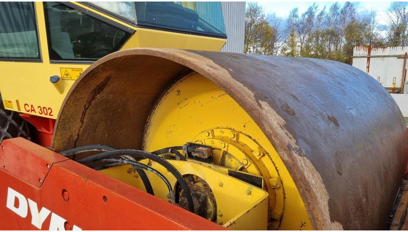 Roller Dynapac CA302D, Vält: picture 11