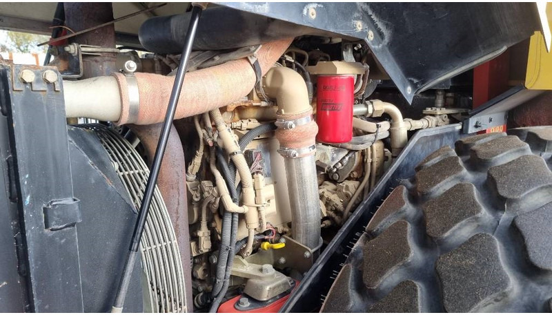 Roller Dynapac CA302D, Vält: picture 14