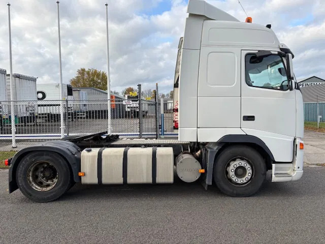 Volvo FH 12 420 E3 4x2T Globetrotter 720.000km!! Analog tacho MOT 06-2026 - Tractor unit: picture 4 Volvo FH 12 420 E3 4x2T Globetrotter 720.000km!! Analog tacho MOT 06-2026 - Tractor unit: picture 4