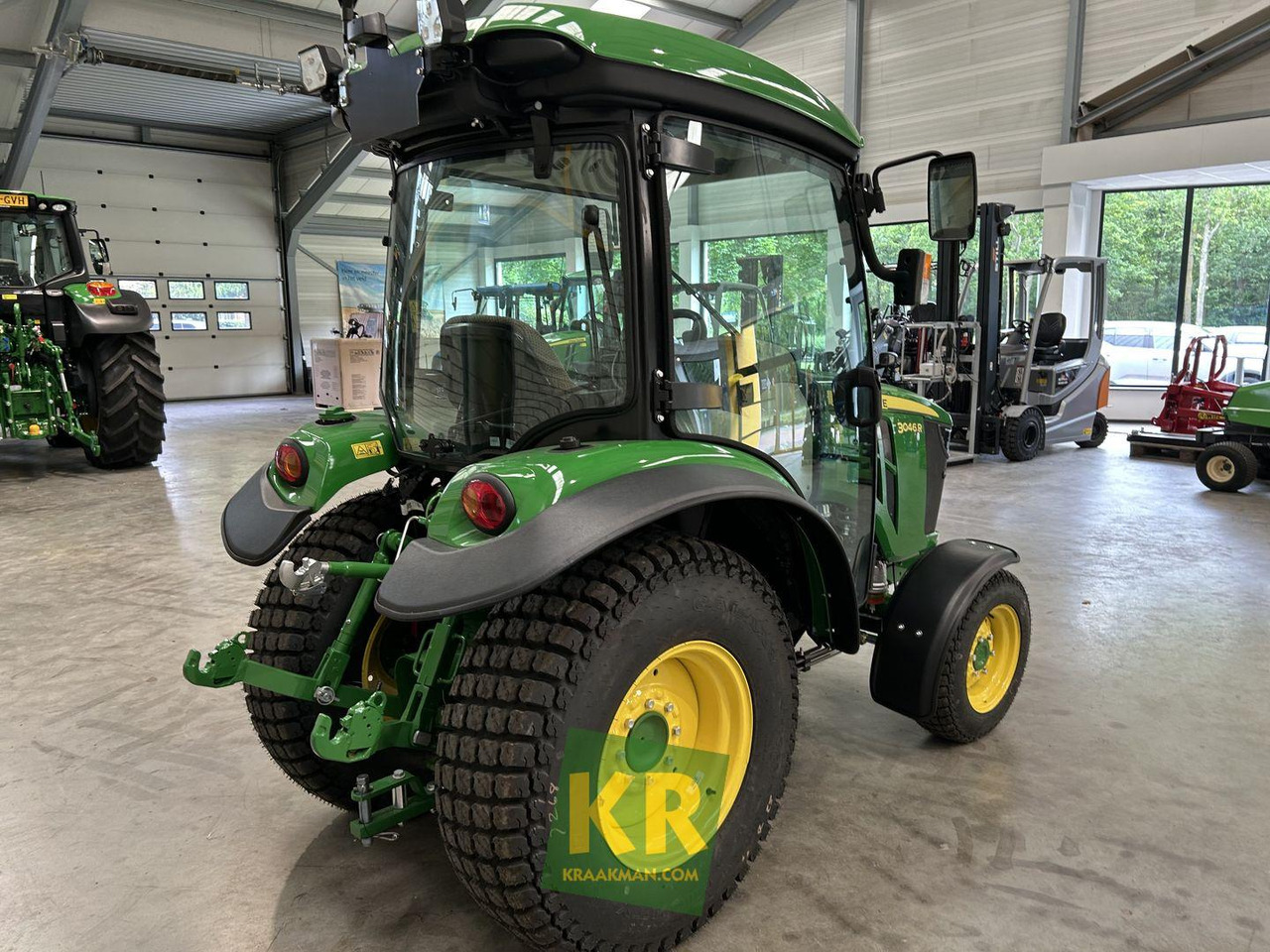 3046R John Deere - Compact tractor: picture 5 3046R John Deere - Compact tractor: picture 5