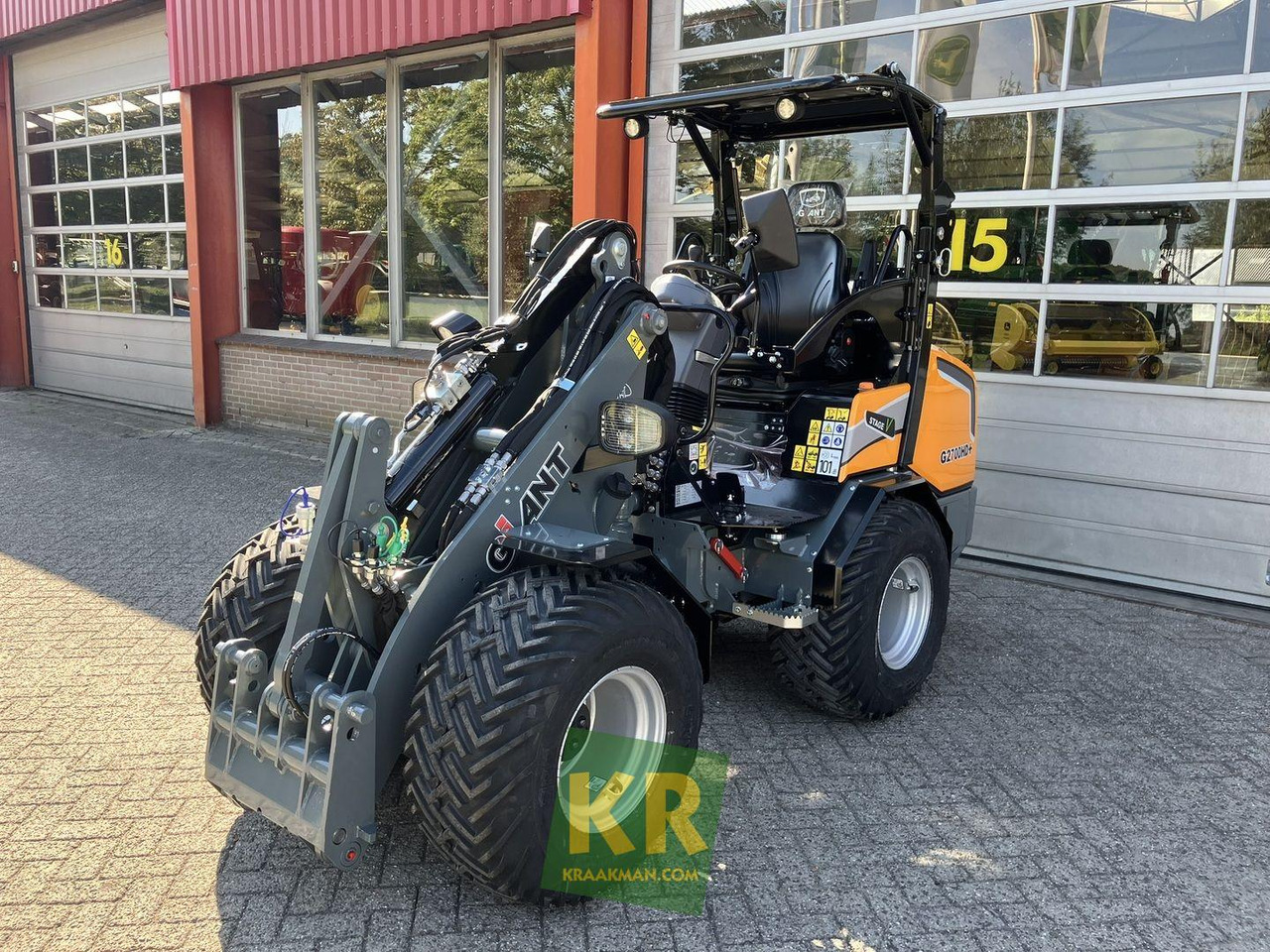 G2700 HD+ Giant - Compact loader: picture 1 G2700 HD+ Giant - Compact loader: picture 1