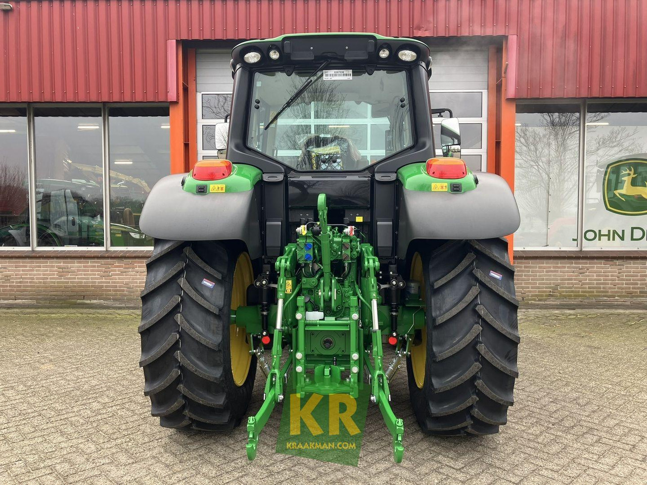 John Deere 6090M - Farm tractor: picture 4 John Deere 6090M - Farm tractor: picture 4