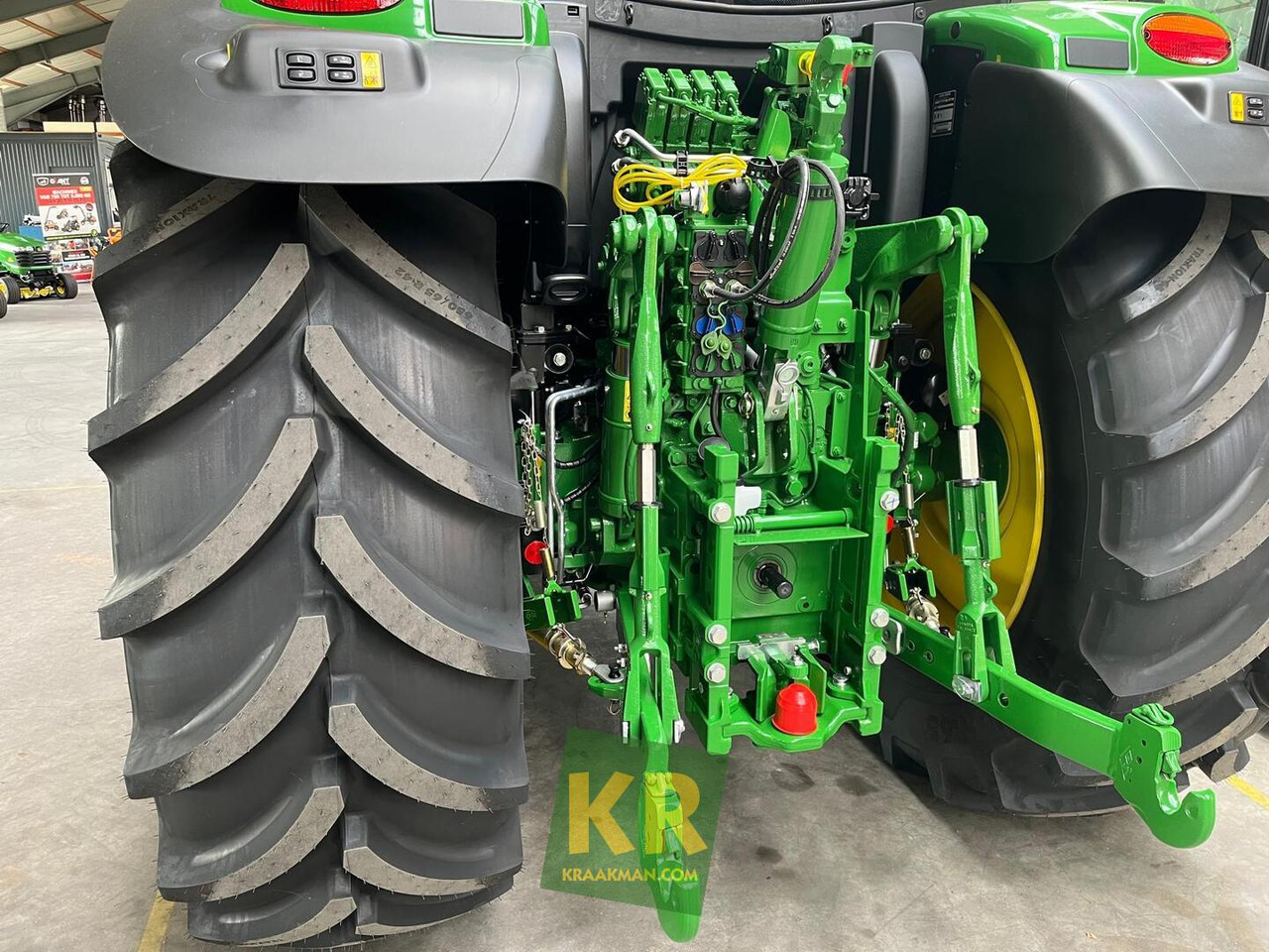 John Deere 6R 155 - Farm tractor: picture 5 John Deere 6R 155 - Farm tractor: picture 5