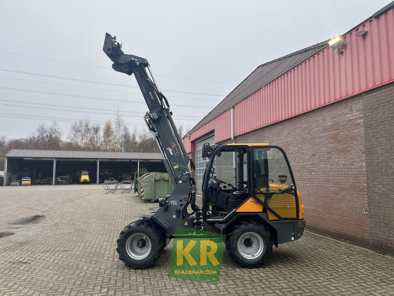 V5003 Giant - Compact loader: picture 4 V5003 Giant - Compact loader: picture 4