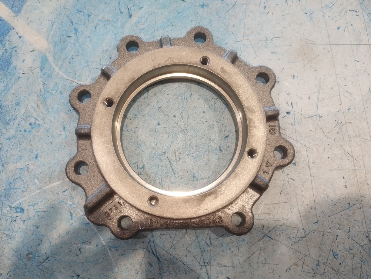 MAN Flansza Pompy Wspomagania Skrzyni Rozdzielczej MAN F2000 TGA TGS 81371040043 G1700 G172 G173 G252 G253 - Swing motor: picture 1 MAN Flansza Pompy Wspomagania Skrzyni Rozdzielczej MAN F2000 TGA TGS 81371040043 G1700 G172 G173 G252 G253 - Swing motor: picture 1