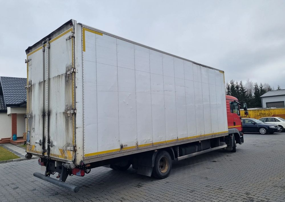 MAN TGL 12 220 - Box truck: picture 3 MAN TGL 12 220 - Box truck: picture 3