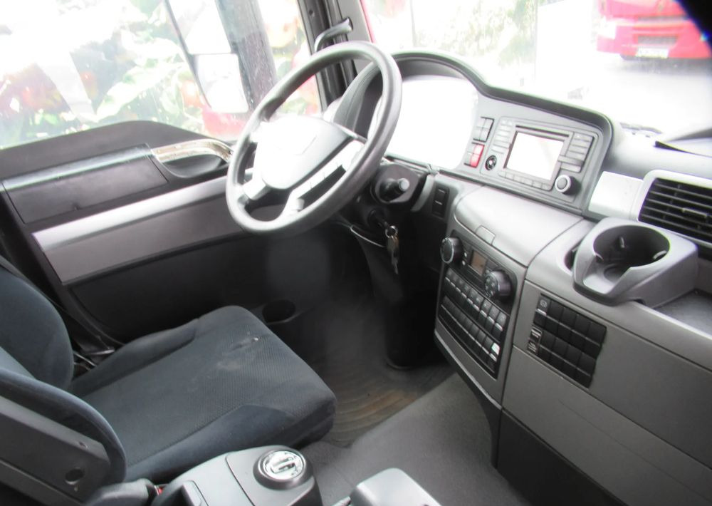 Garbage truck MAN TGS 26 320: picture 6