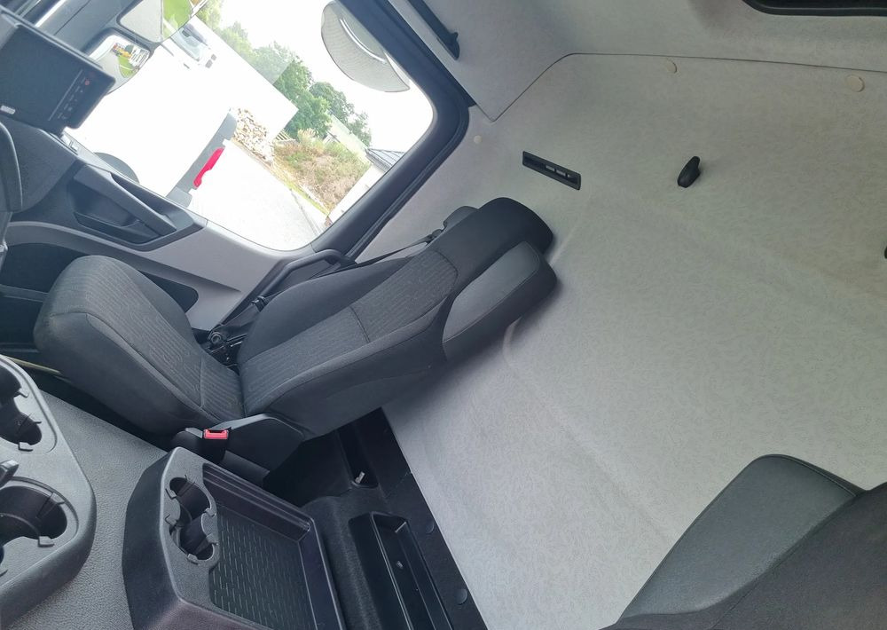 Mercedes-Benz Antos 1830 rozstaw osi 3,60 - Cab chassis truck: picture 5 Mercedes-Benz Antos 1830 rozstaw osi 3,60 - Cab chassis truck: picture 5