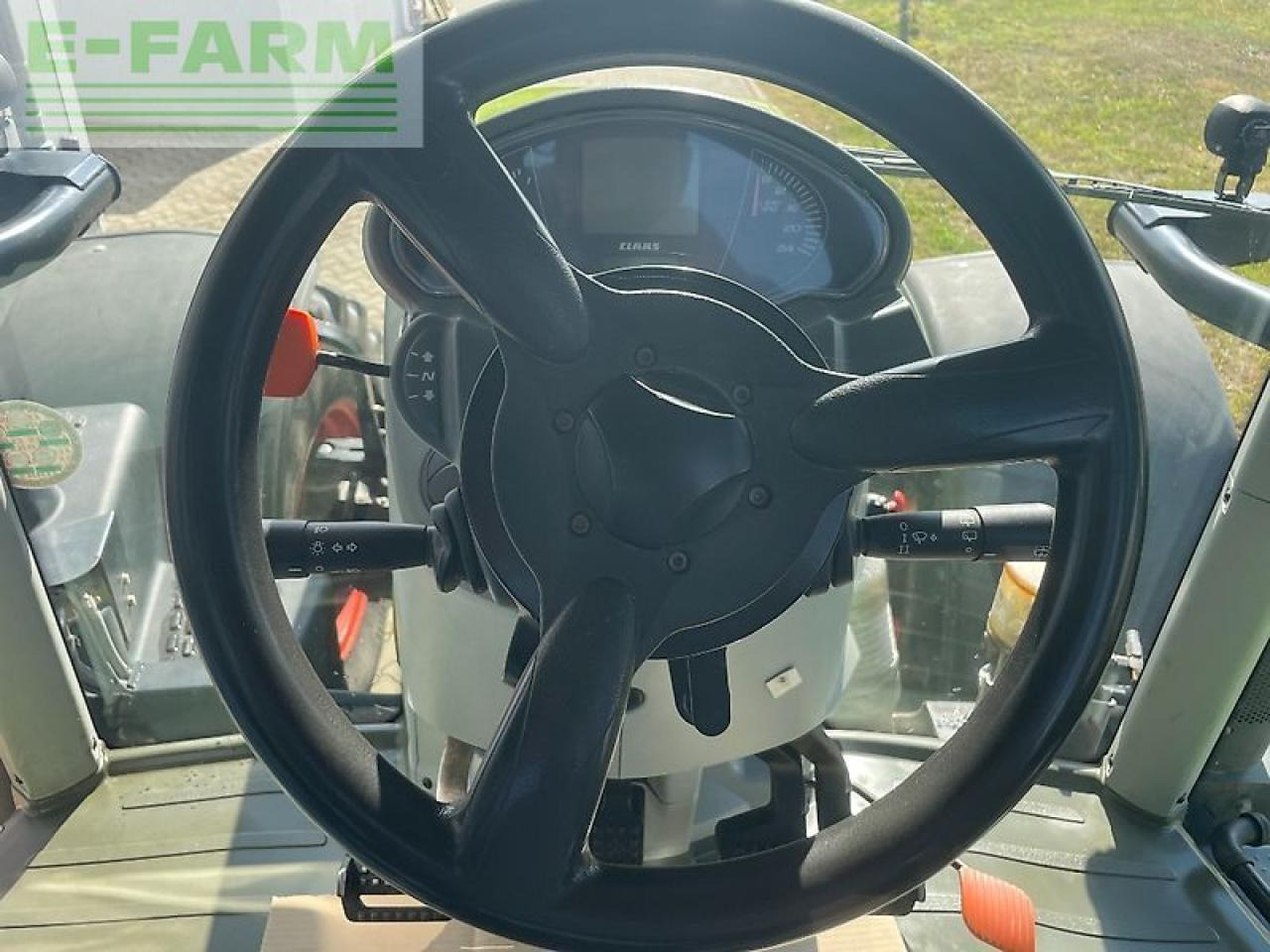 Farm tractor CLAAS arion 650 hexashift: picture 14