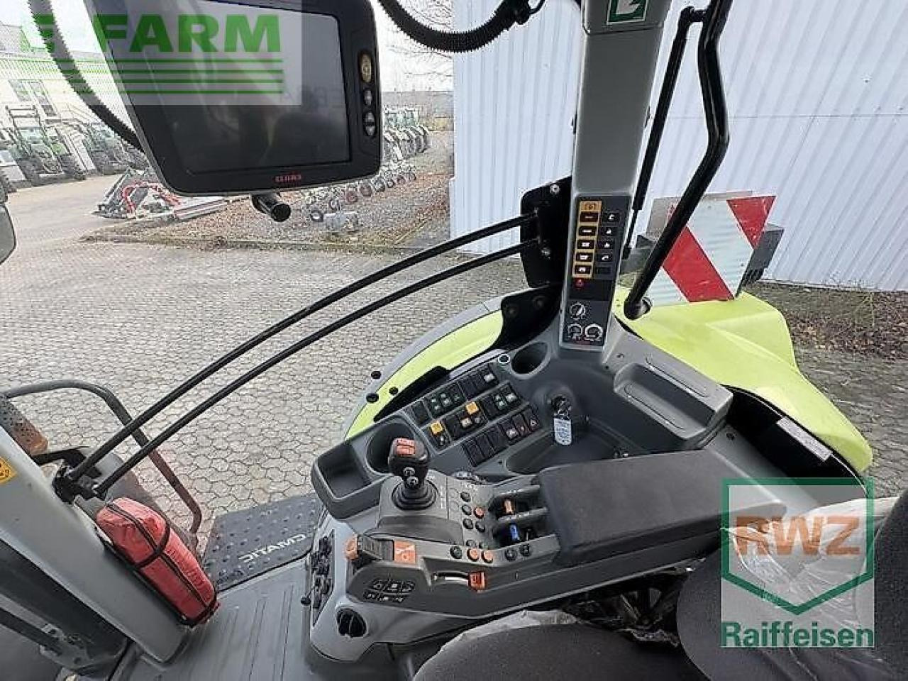 Farm tractor CLAAS arion 660 cmatic: picture 9