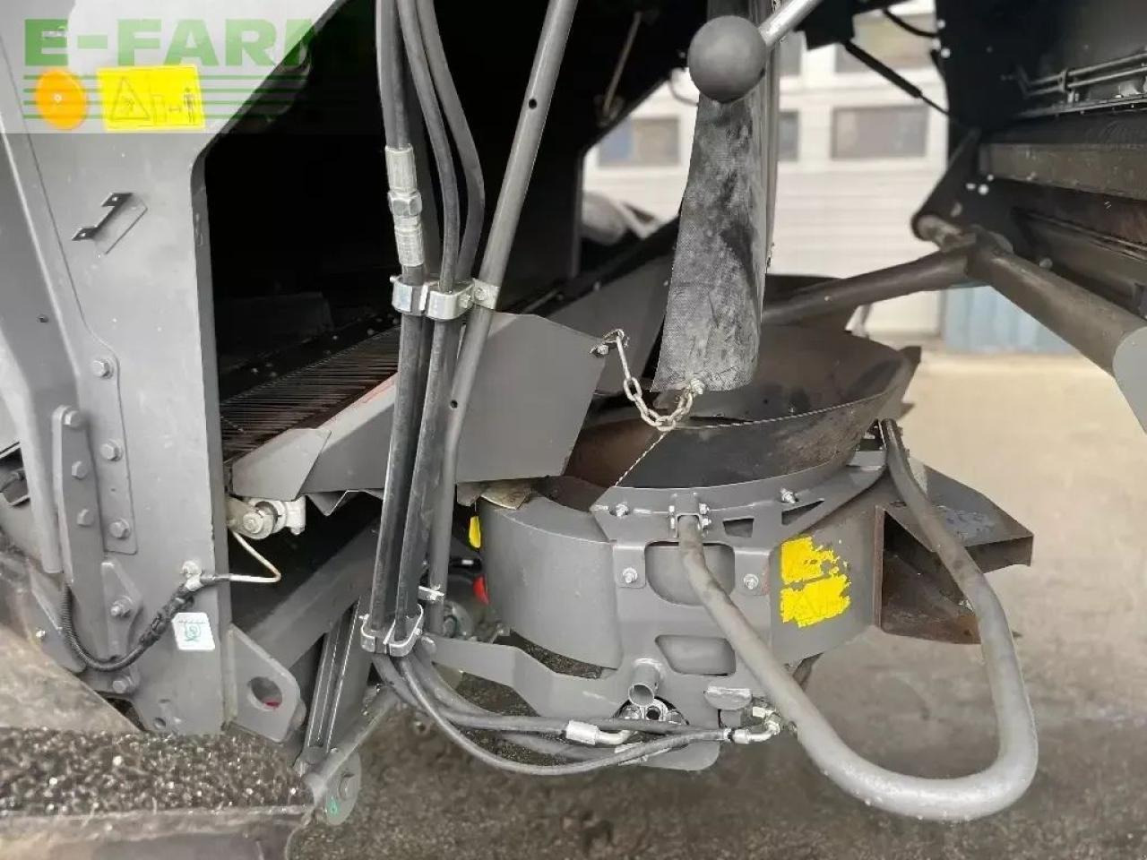 CLAAS lexion 6900 tt - Combine harvester: picture 4 CLAAS lexion 6900 tt - Combine harvester: picture 4