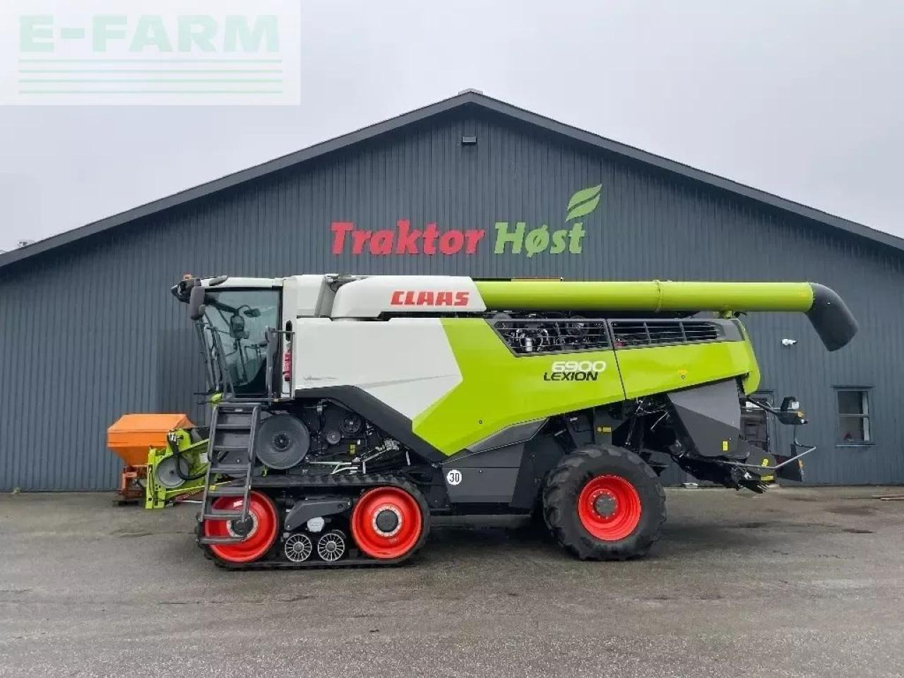 CLAAS lexion 6900 tt - Combine harvester: picture 1 CLAAS lexion 6900 tt - Combine harvester: picture 1
