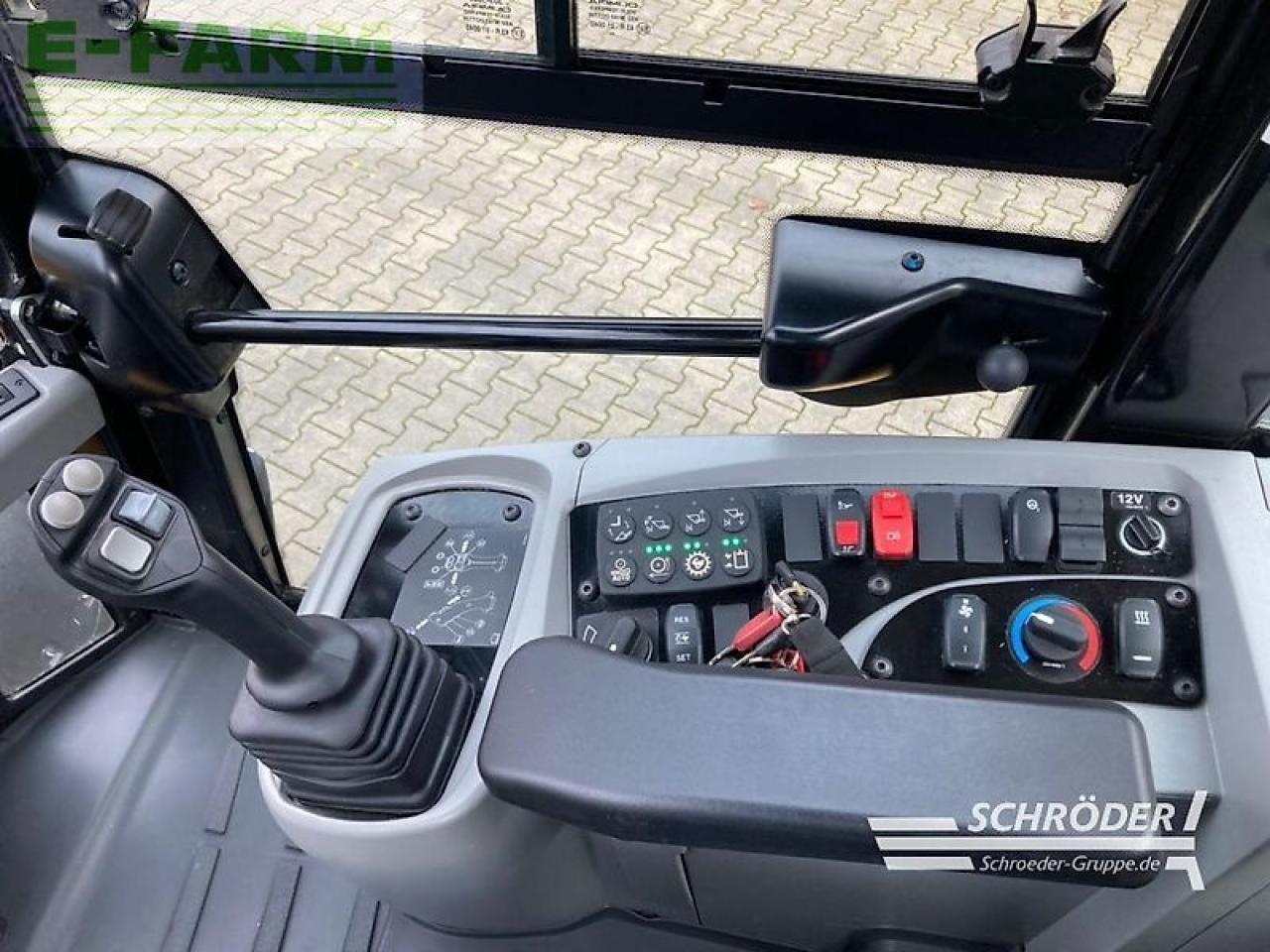 Mini excavator Caterpillar 914 m: picture 15