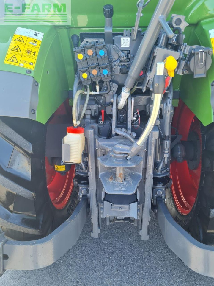 Fendt 211 vario f F - Farm tractor: picture 4 Fendt 211 vario f F - Farm tractor: picture 4