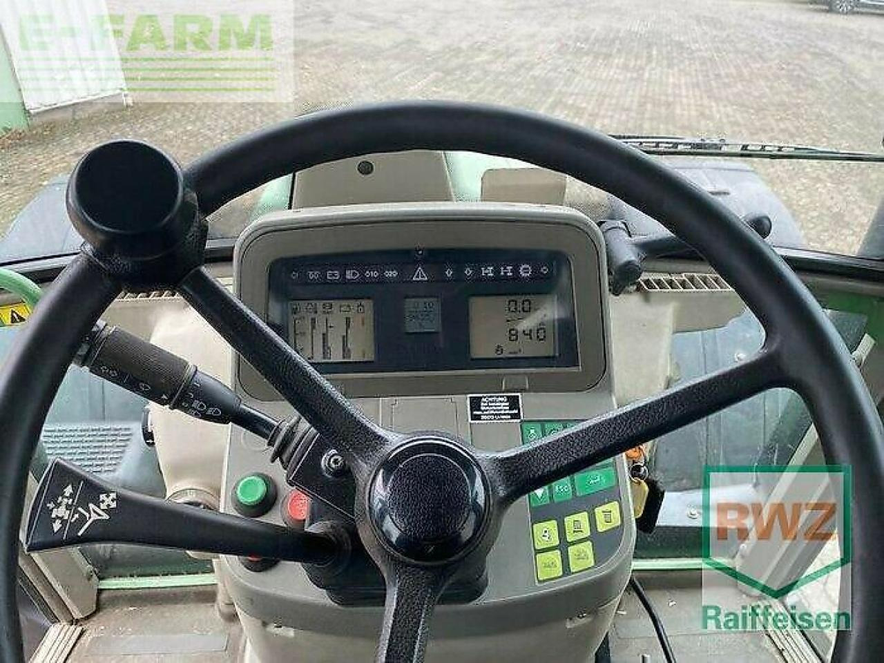 Farm tractor Fendt 714: picture 10