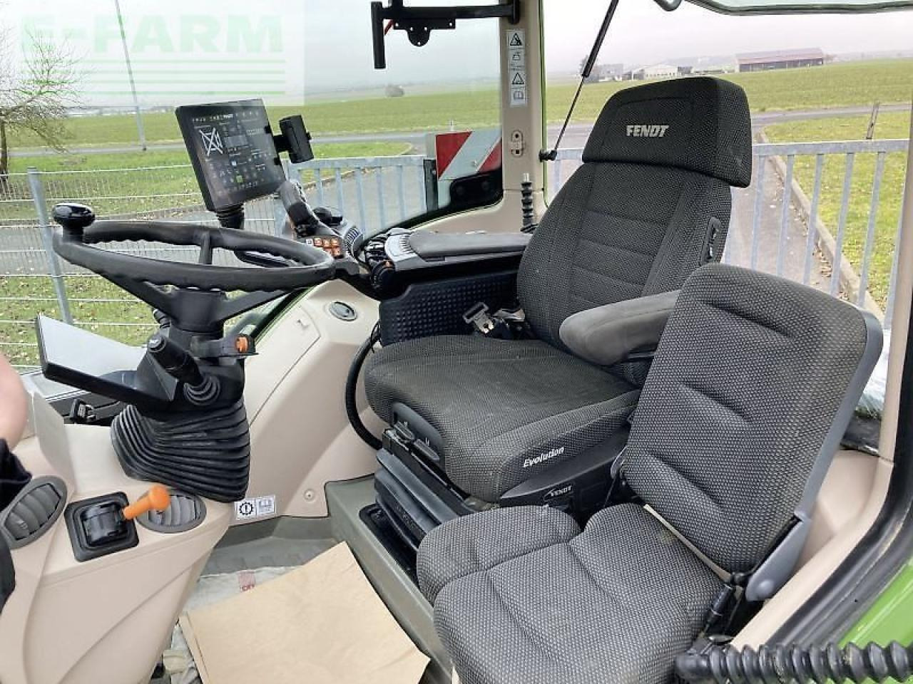 Farm tractor Fendt 728 vario gen7: picture 13