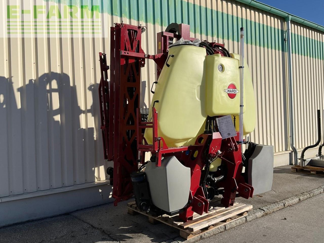 Hardi Mega 1500 - Trailed sprayer: picture 4 Hardi Mega 1500 - Trailed sprayer: picture 4