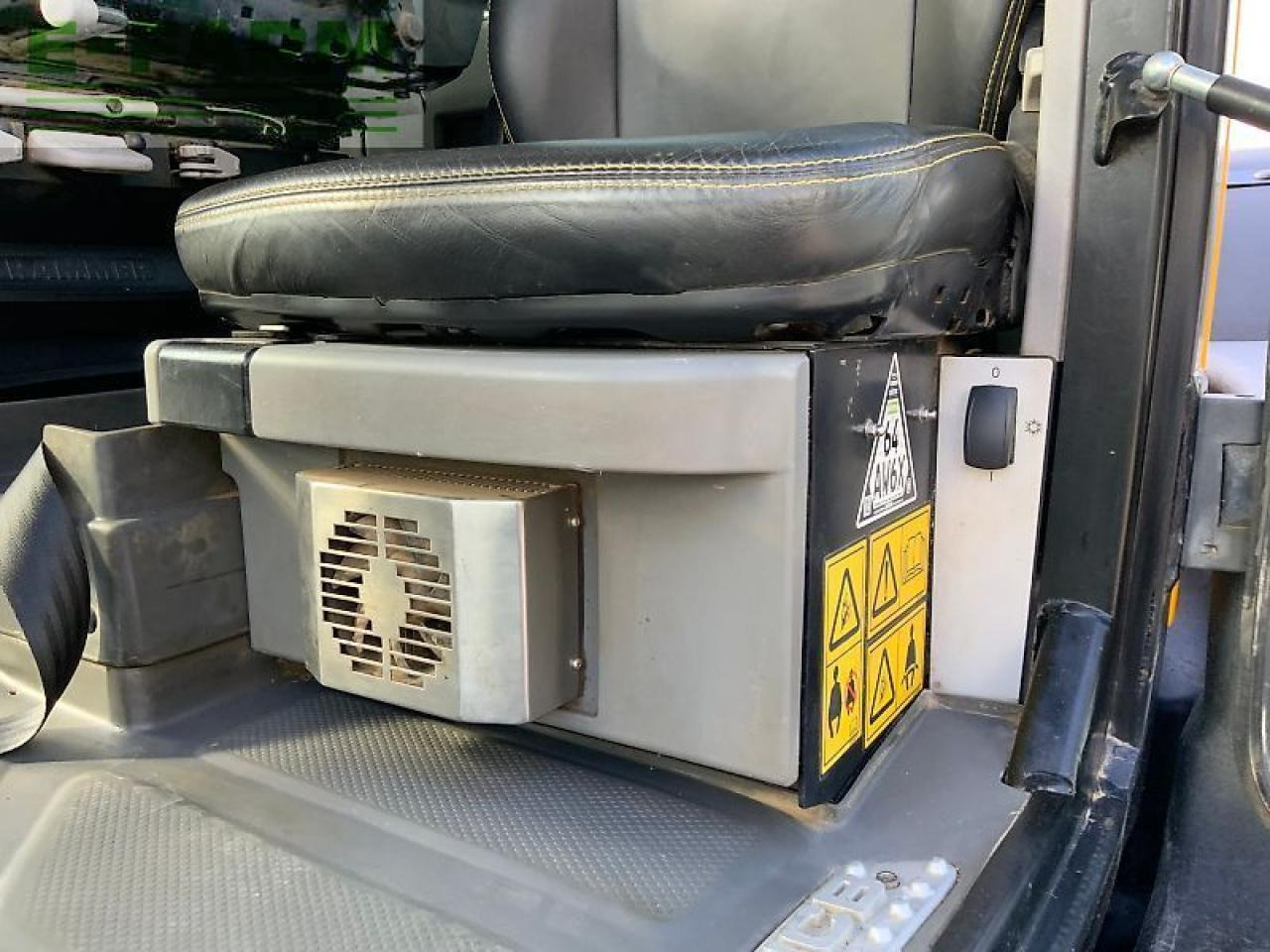 Farm tractor JCB 4220 fastrac tractor (st24632): picture 27