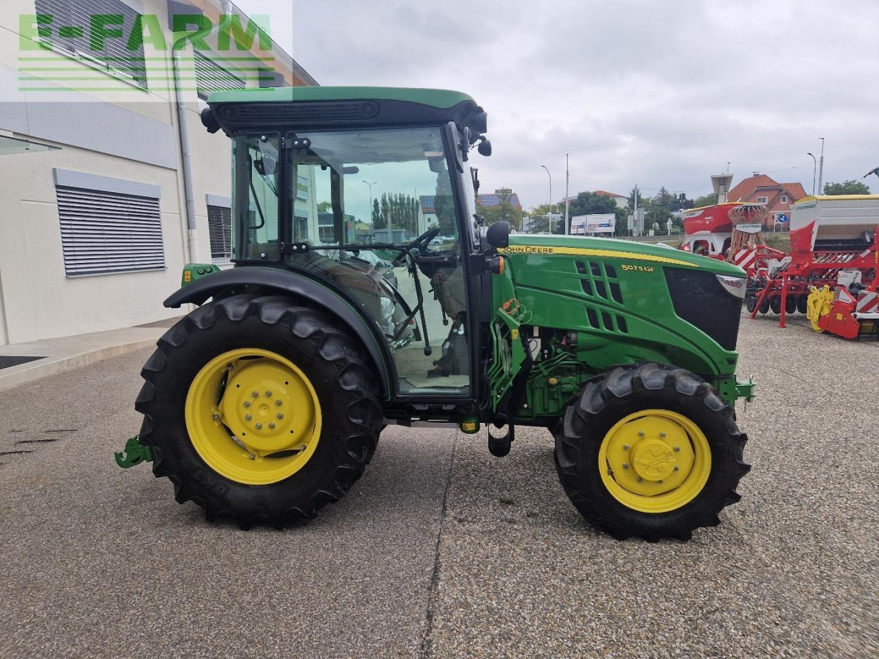 John Deere 5075 GF - Farm tractor: picture 5 John Deere 5075 GF - Farm tractor: picture 5