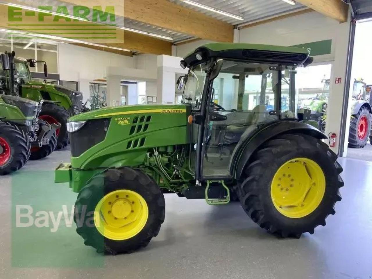 John Deere 5075 gf - Farm tractor: picture 4 John Deere 5075 gf - Farm tractor: picture 4