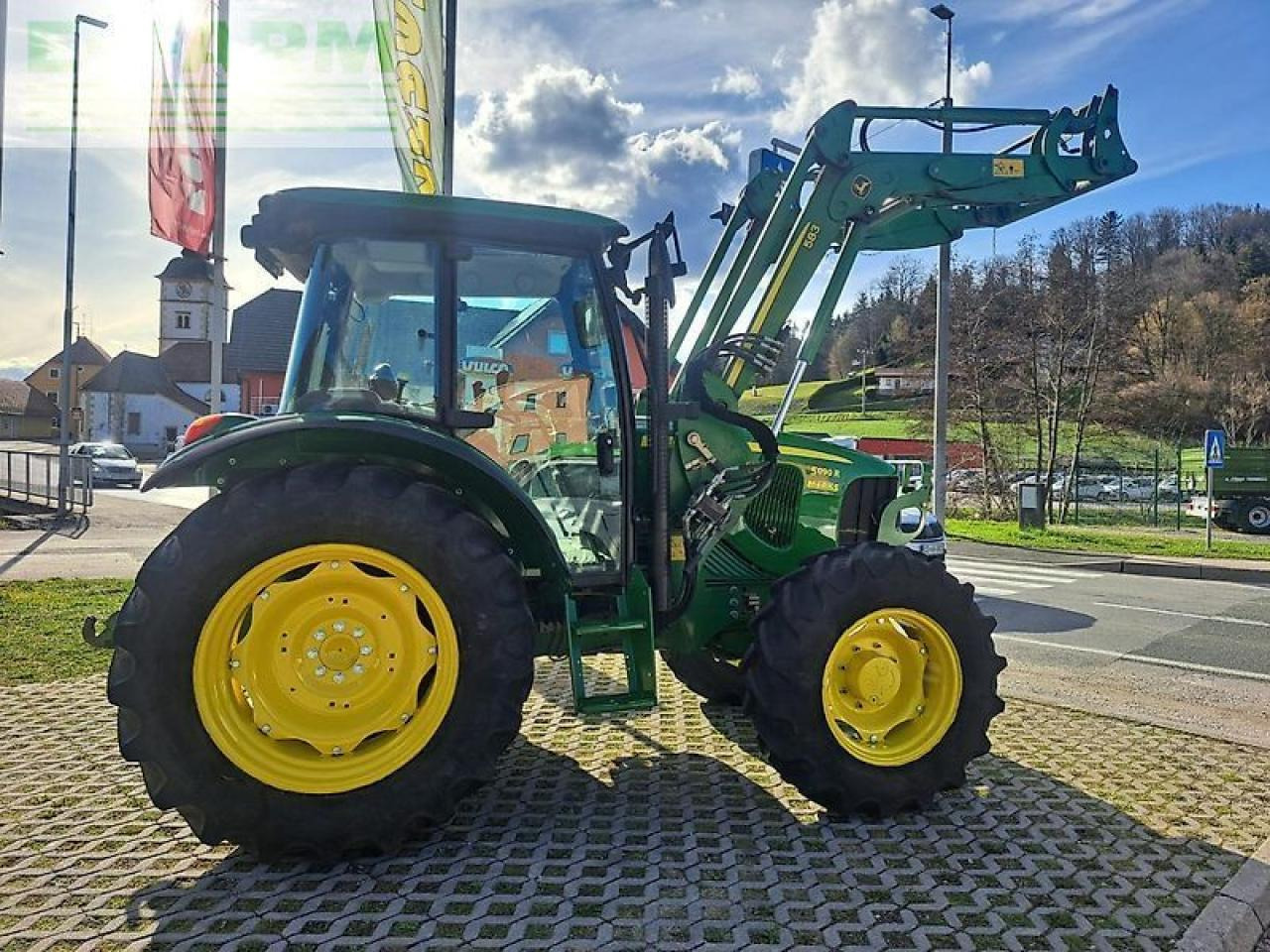 John Deere 5090r - Farm tractor: picture 5 John Deere 5090r - Farm tractor: picture 5