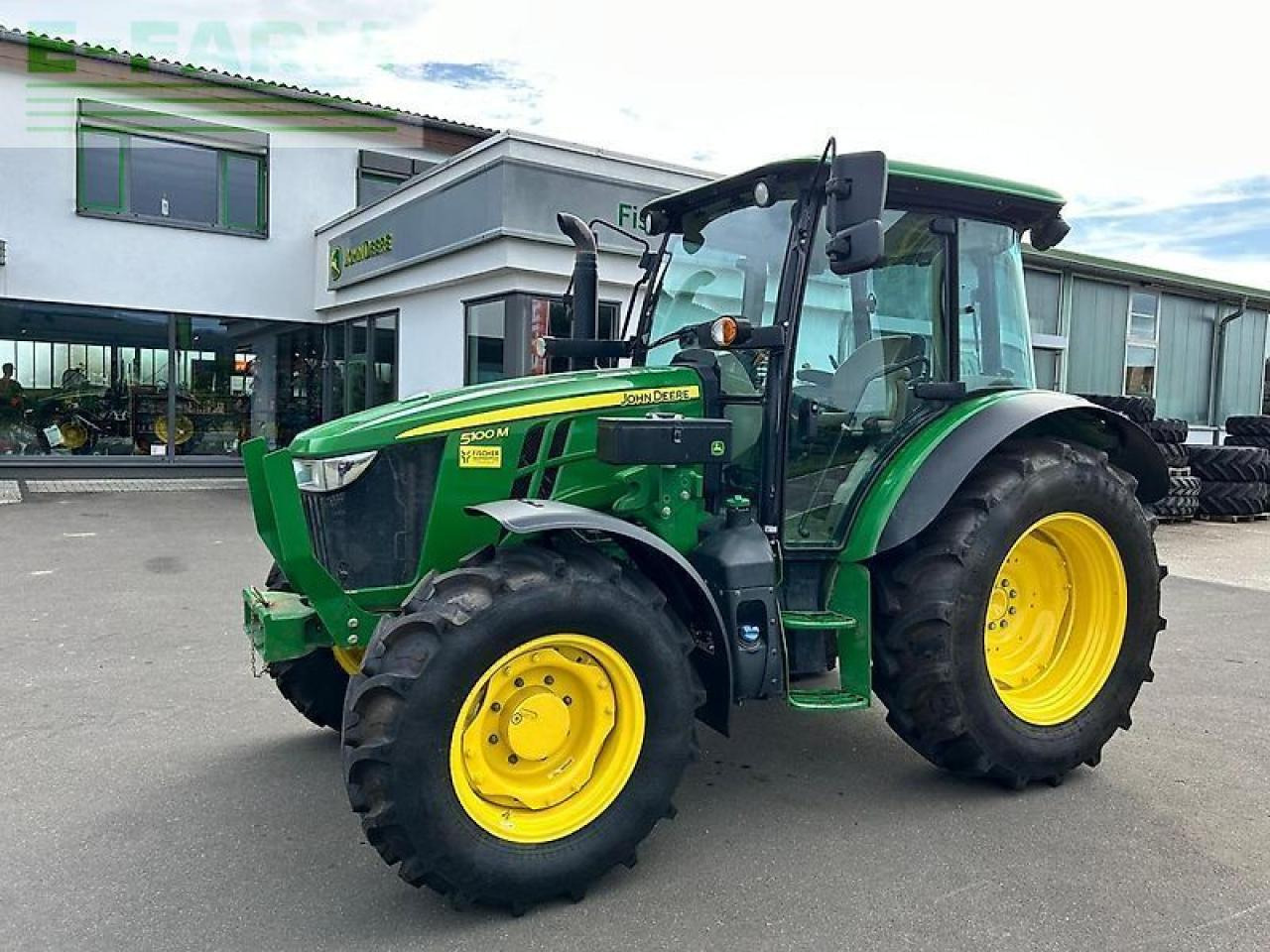 John Deere 5100m - Farm tractor: picture 2 John Deere 5100m - Farm tractor: picture 2