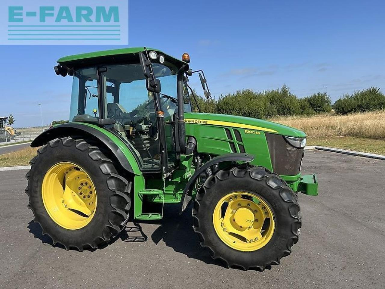 John Deere 5100m - Farm tractor: picture 3 John Deere 5100m - Farm tractor: picture 3
