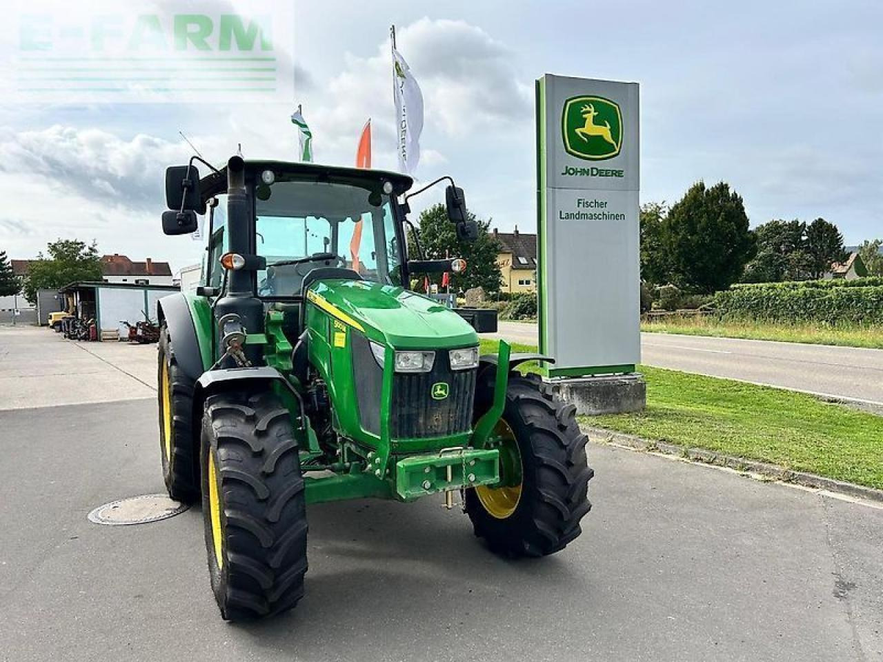 John Deere 5100m - Farm tractor: picture 1 John Deere 5100m - Farm tractor: picture 1