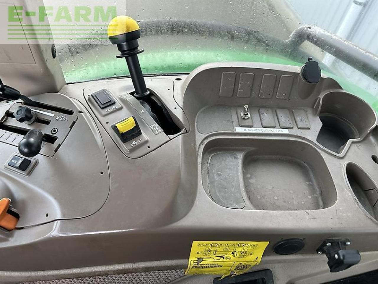 Farm tractor John Deere 5100m: picture 6
