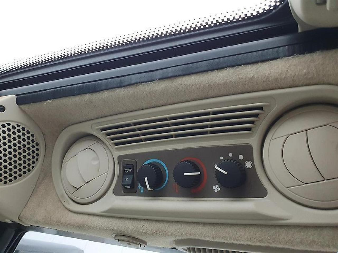 Farm tractor John Deere 5125r: picture 12