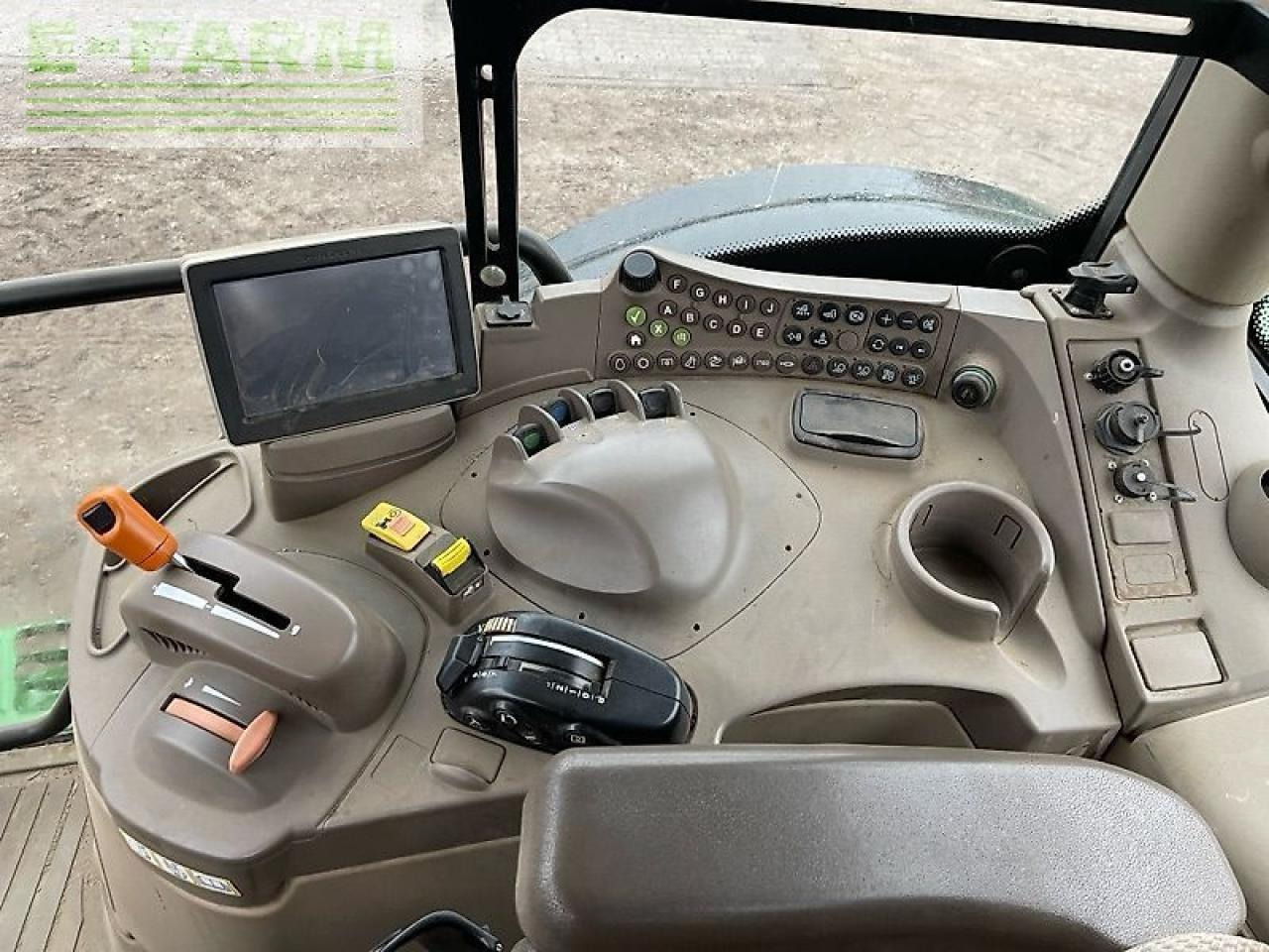Farm tractor John Deere 6150r: picture 13