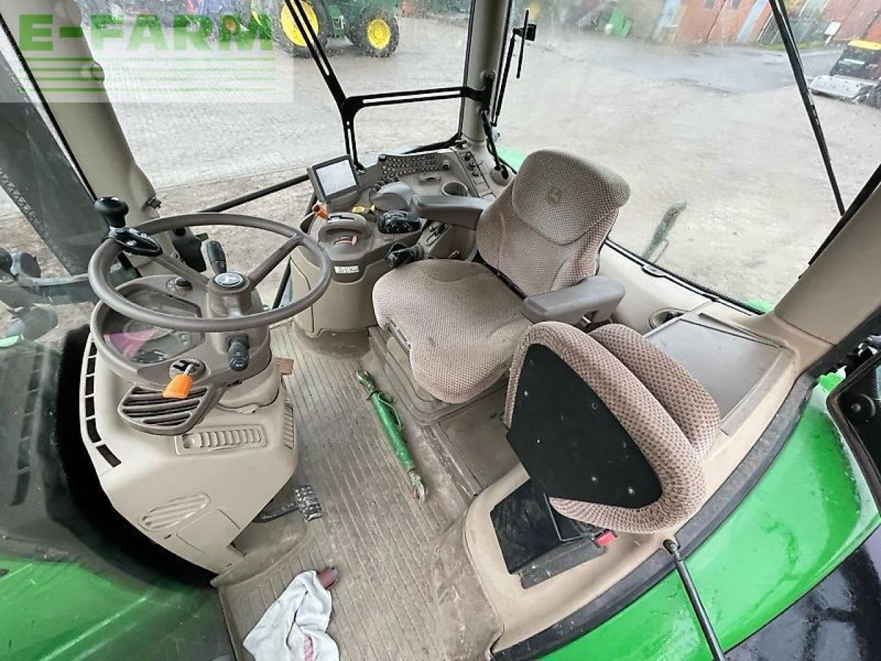 Farm tractor John Deere 6150r: picture 14