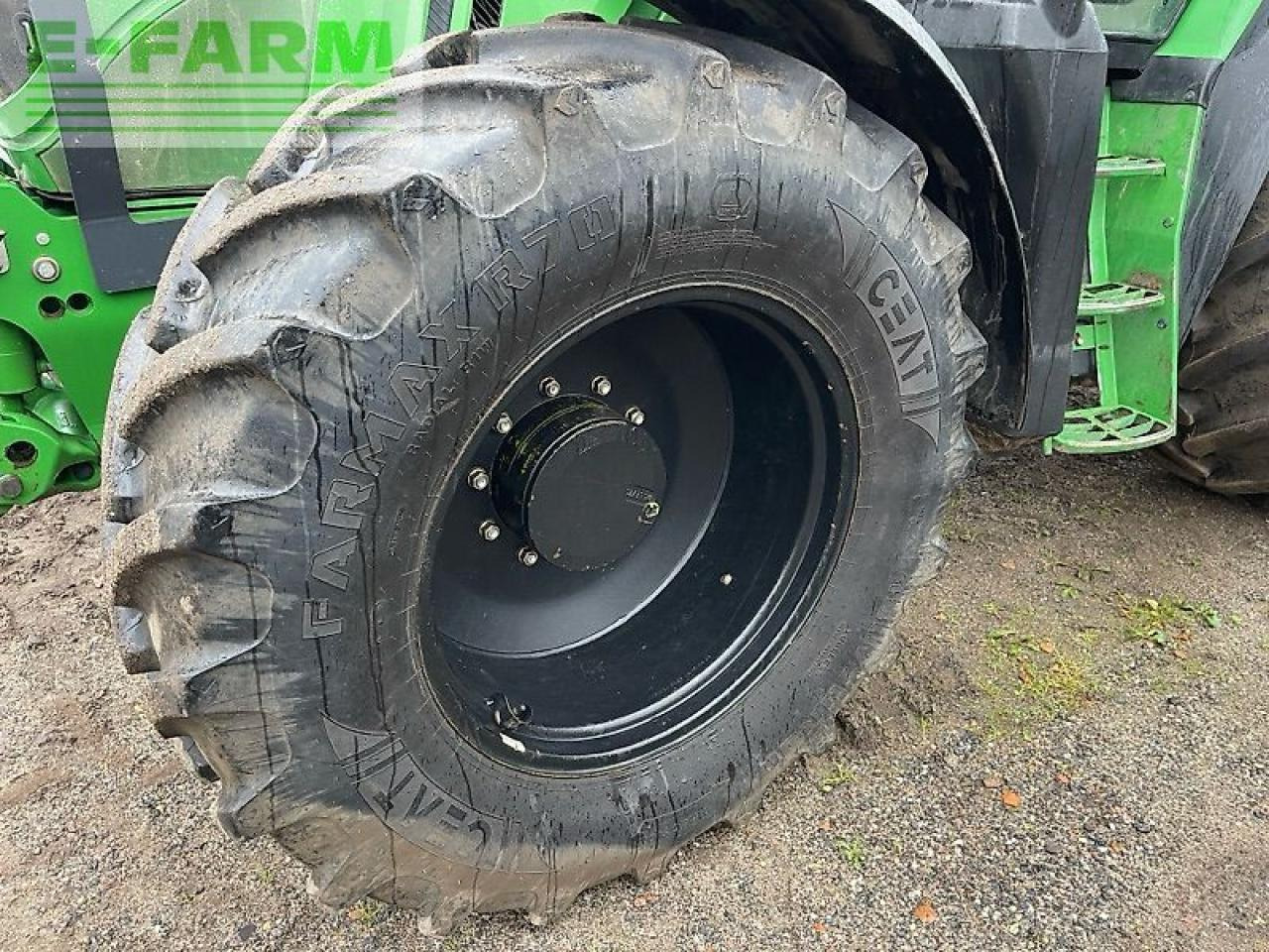 Farm tractor John Deere 6150r: picture 12