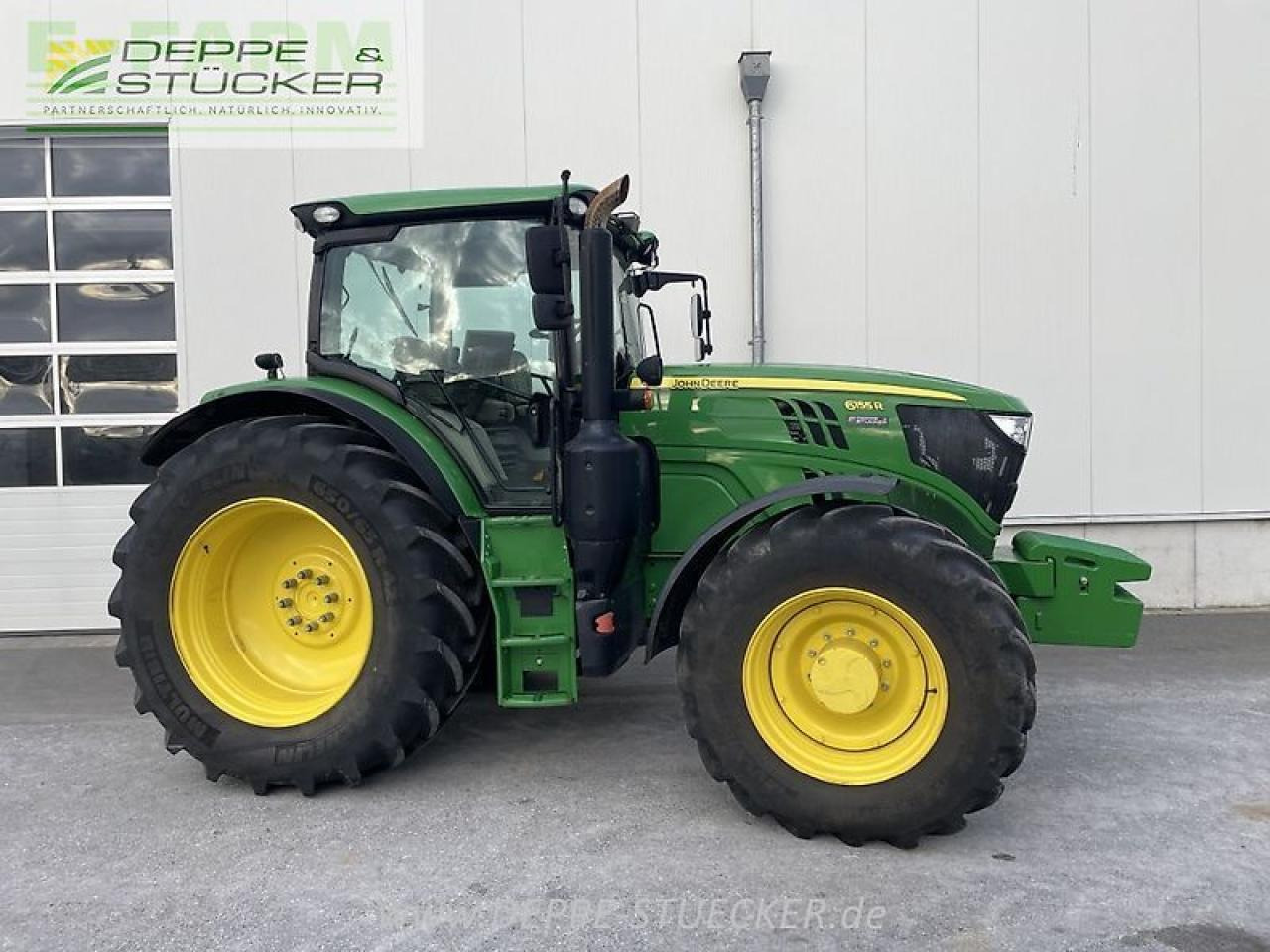 John Deere 6155r - Farm tractor: picture 3 John Deere 6155r - Farm tractor: picture 3