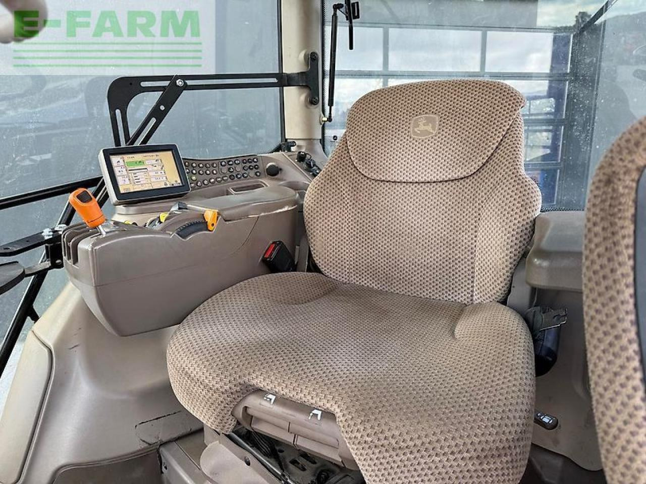John Deere 6210 - Farm tractor: picture 5 John Deere 6210 - Farm tractor: picture 5