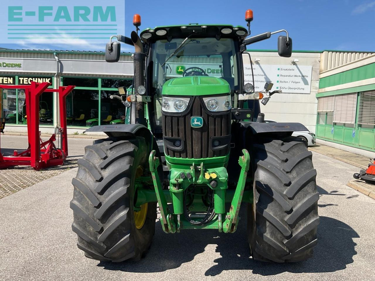 John Deere 6210R - Farm tractor: picture 3 John Deere 6210R - Farm tractor: picture 3