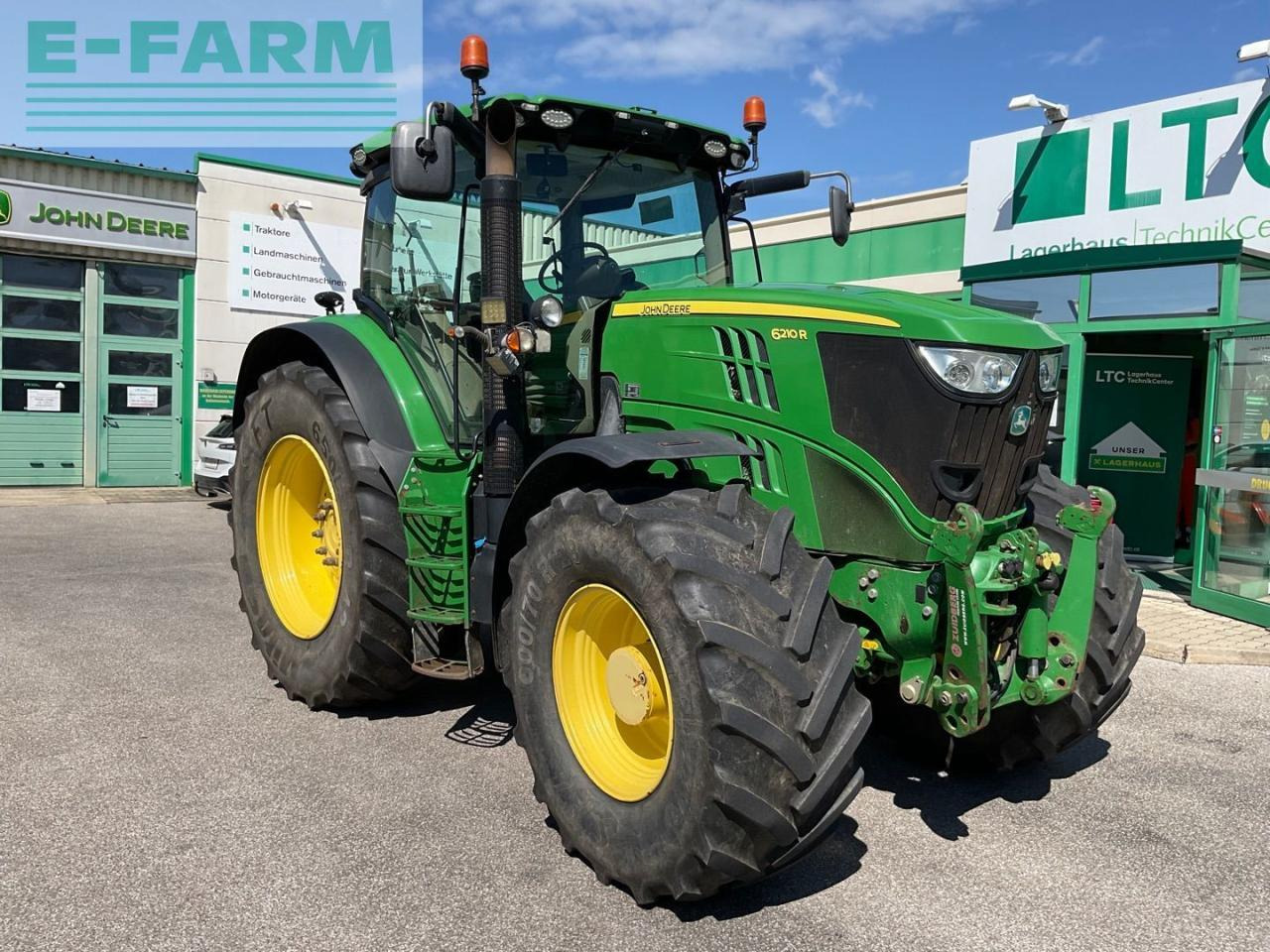 John Deere 6210R - Farm tractor: picture 4 John Deere 6210R - Farm tractor: picture 4
