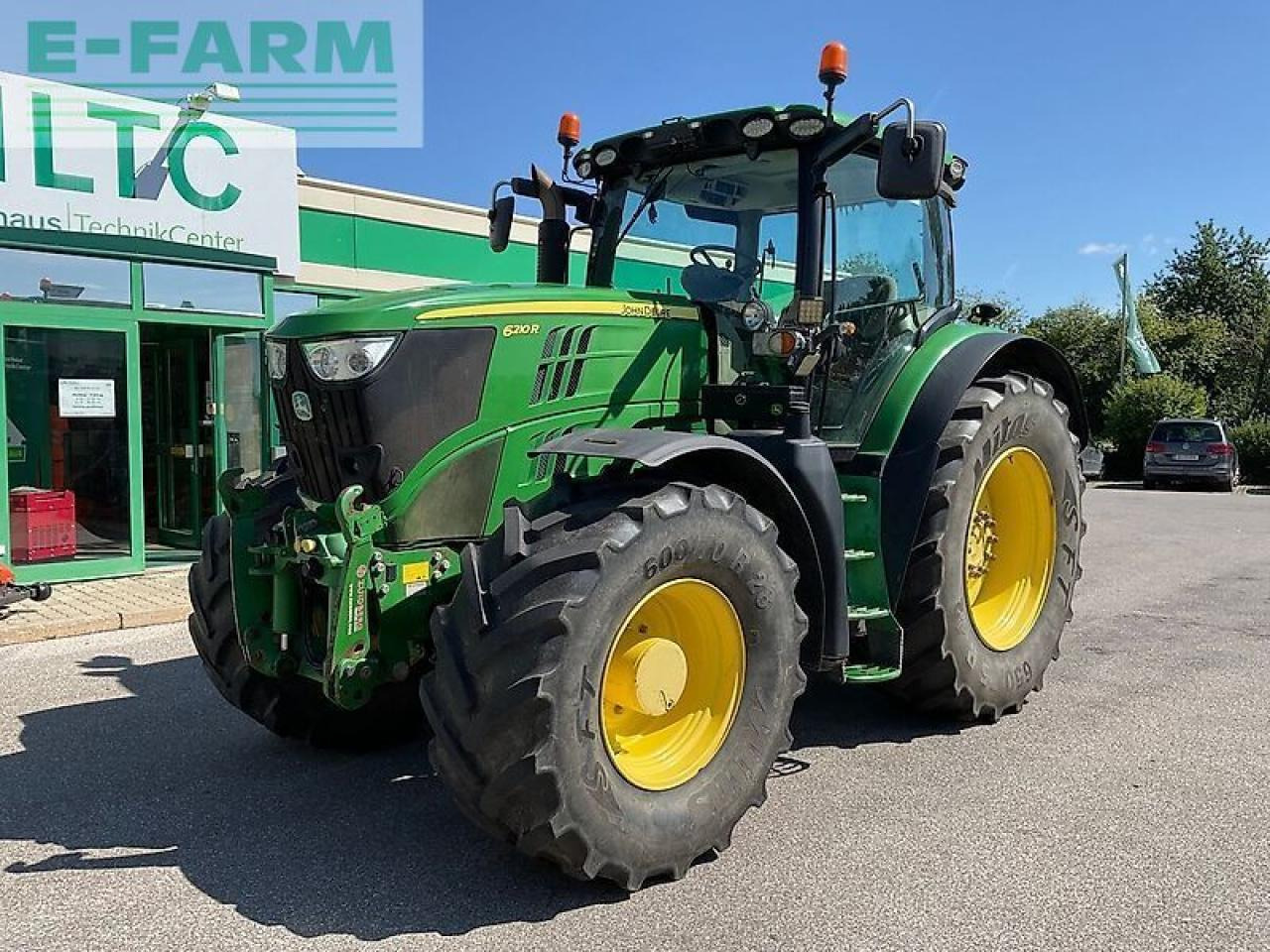 John Deere 6210r - Farm tractor: picture 1 John Deere 6210r - Farm tractor: picture 1