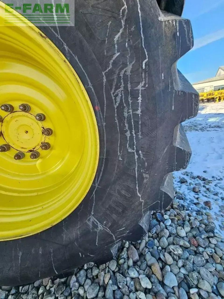 Farm tractor John Deere 6215 r: picture 10