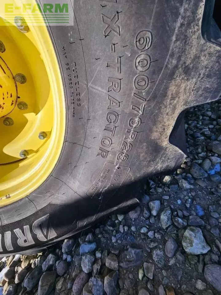 Farm tractor John Deere 6215 r: picture 12