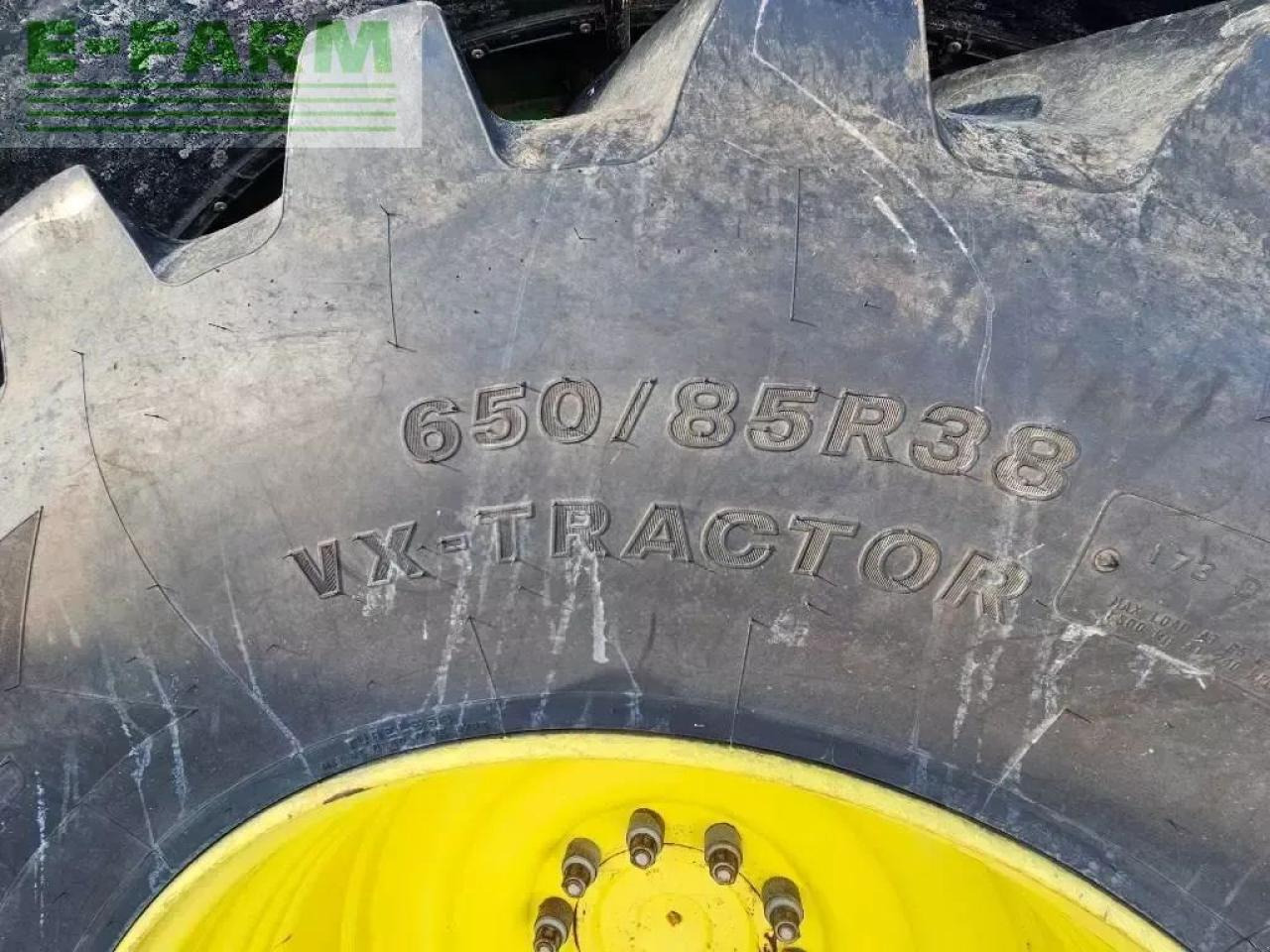 Farm tractor John Deere 6215 r: picture 9