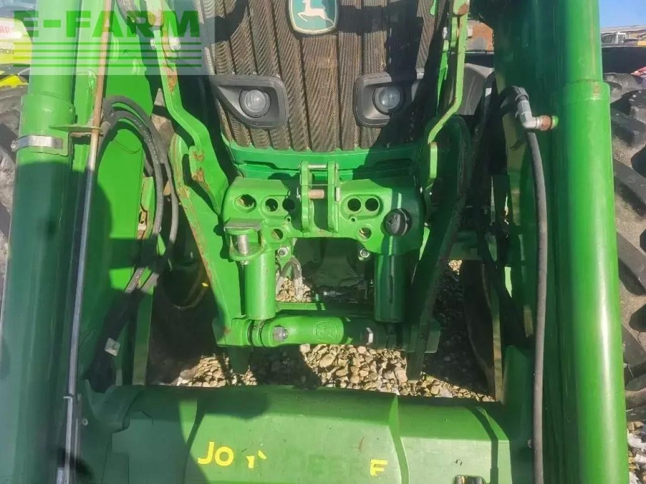 Farm tractor John Deere 6215 r: picture 6